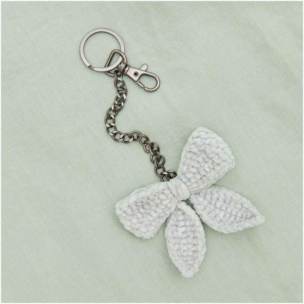 Ovillo de chenilla para amigurumis - Nilli Nilli - 025 - Silver Grey